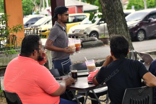 TINJAUAN RESTORAN MAKANAN