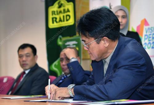 DATUK SERI SAARANI MOHAMAD