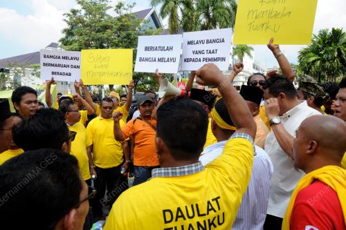 PK12_06042015_DEMONSTRASI_AMAN