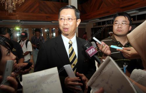 MOHAMAD NIZAR JAMALUDDIN