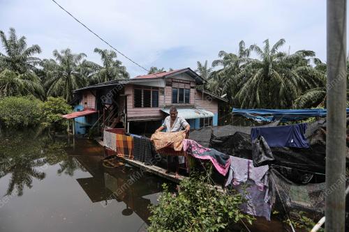 PENDUDUK KAMPUNG BERIAH