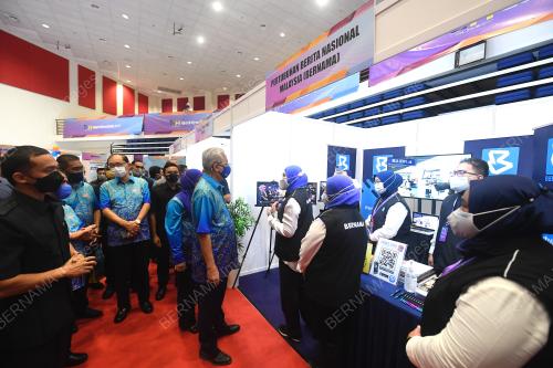 DATUK SERI ISMAIL SABRI YAAKOB