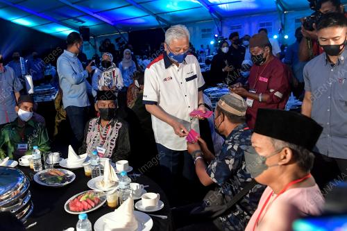 DATUK SERI ISMAIL SABRI YAAKOB