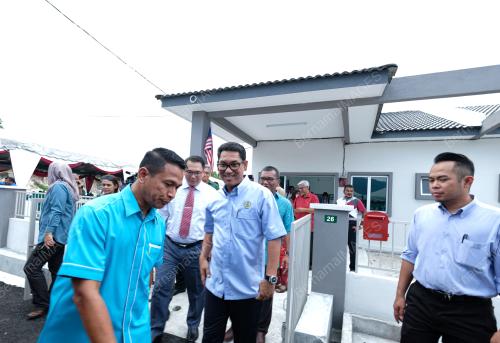 DATUK SERI AHMAD FAIZAL AZUMU