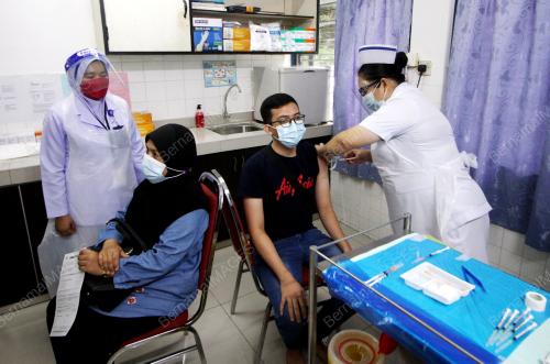 PEMBUKAAN PUSAT PEMBERIAN VAKSIN KLINIK BRIGED UTARA