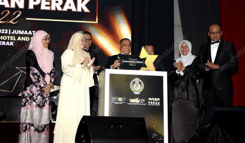 DATUK SERI SAARANI MOHAMAD