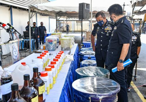 DATUK AYOB KHAN MYDIN PITCHAY