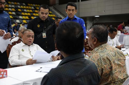 DATUK SERI SAARANI MOHAMAD