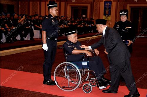 DATUK SERI SAARANI MOHAMAD