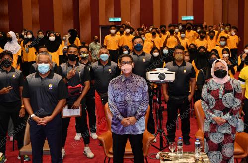 DATUK SERI AHMAD FAIZAL AZUMU