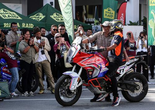 SHAMSUL ANUAR NASARAH