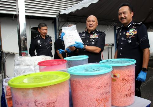 DATUK SERI MOHD KAMARUDIN MD DIN