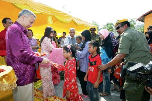 RAJA DR.NAZRIN SHAH