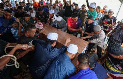 TRAGEDI NAHAS PESAWAT ELMINA 