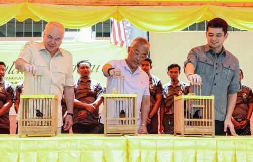 AL-SULTAN ABDULLAH RI'AYATUDDIN AL-MUSTAFA BILLAH SHAH