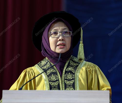 DR ZALIHA MUSTAFA