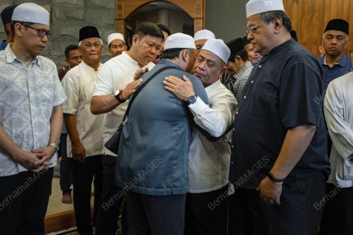 DATUK SERI SAARANI MOHAMAD