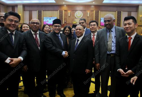 DATUK SERI SAARANI MOHAMAD