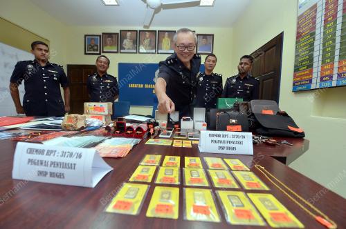 PK12_25112016_POLIS