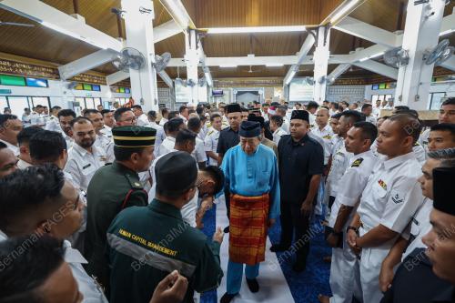 SULTAN SHARAFUDIN IDRIS SHAH