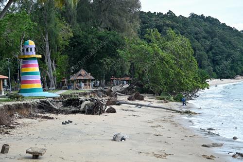 HAKISAN_PANTAI