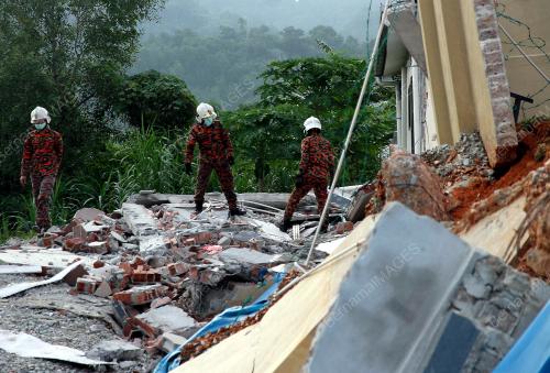 WARGA INDONESIA MAUT