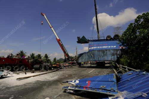 KEMALANGAN MAUT MUATAN LORI GULA