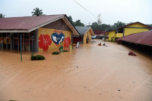 PK13_05112017_BANJIR_GERIK