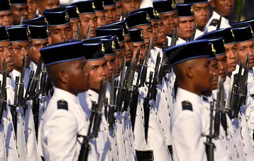 PERBARISAN TAMAT LATIHAN PERAJURIT MUDA