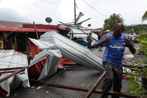 KEJADIAN RIBUT DI TAMAN KLEBANG JAYA