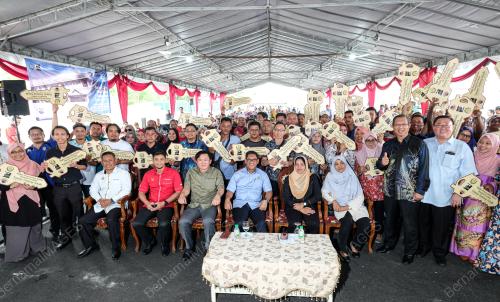 DATUK SERI AHMAD FAIZAL AZUMU