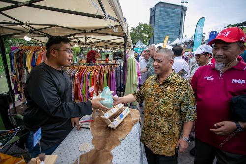 DATUK SERI SAARANI MOHAMAD