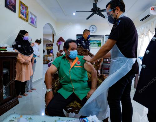 PROGRAM SUNTIKAN VAKSIN KEPADA PESARA PLPGA YANG SAKIT KRONIK