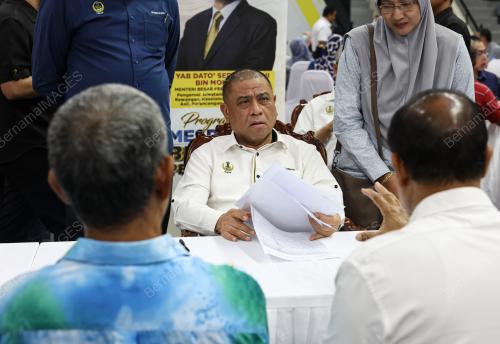 DATUK SERI SAARANI MOHAMAD
