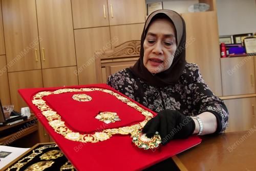 PUTRI RAFIDAH MEGAT NOH