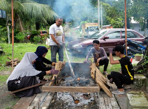 KELAMAI JUADAH AIDILFITIRI MASYARAKAT RAWA DI GOPENG