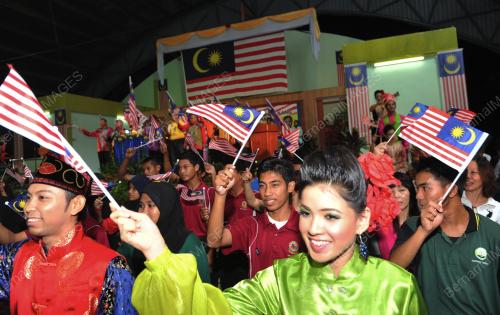 PK13_17072012_BENDERA
