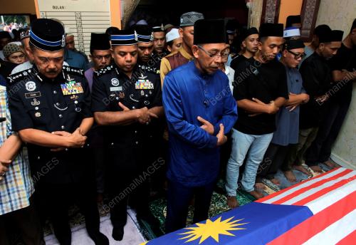 DATUK SERI AYOB KHAN MYDIN PITCHAY