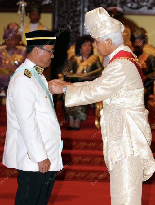 SULTAN AZLAN SHAH