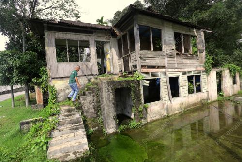 RUMAH PENGASAS SILAT SENI GAYONG MALAYSIA