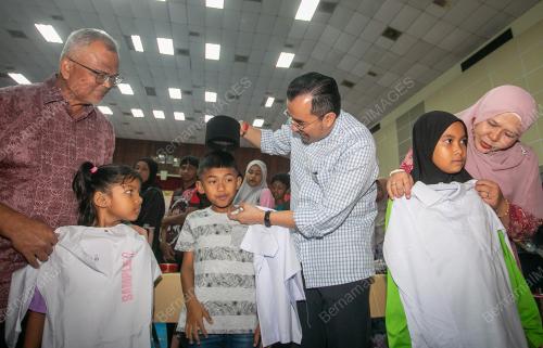DATUK DR ASYRAF WAJDI DUSUKI