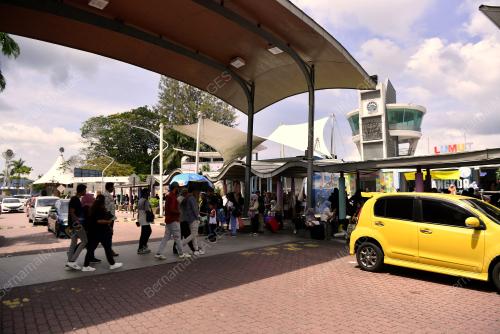 TINJAUAN DI JETI FERI TERMINAL LUMUT