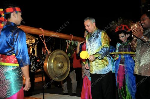 PK13_26022012_RAJA_NAZRIN