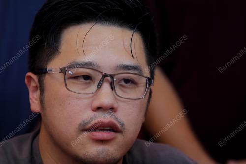 HOWARD LEE CHUAN HOW
