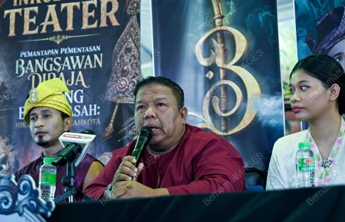 AZMI ISMAIL