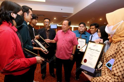 DATUK ISMAIL LASIM