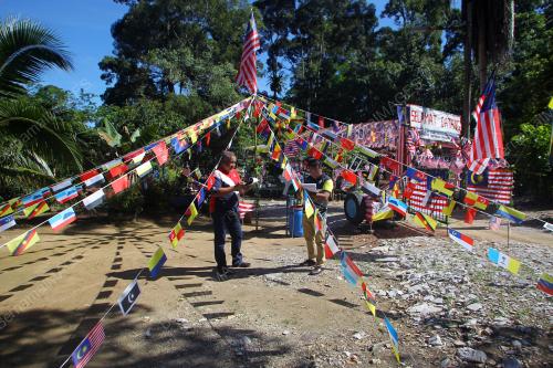 PERTANDINGAN HALAMAN RUMAH MERDEKA KAMPUNG CHULEK