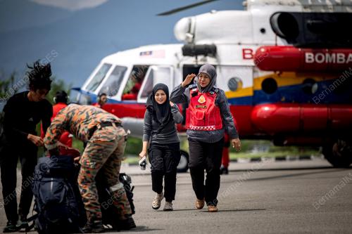 MENCARI DAN MENYELAMAT JASLINDA