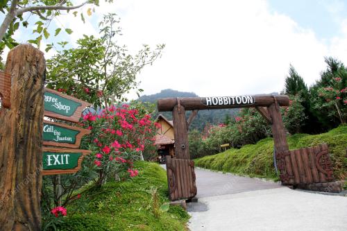 HOBBITOON VILLAGE