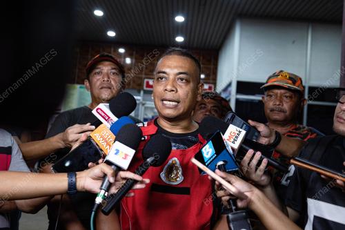 MENCARI DAN MENYELAMAT JASLINDA
